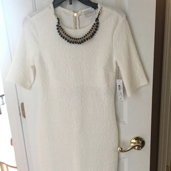 👗⚡️White Dress with Rose print - Picture 1 of 5